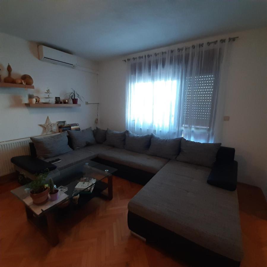 Apartman Nora Оміш Екстер'єр фото