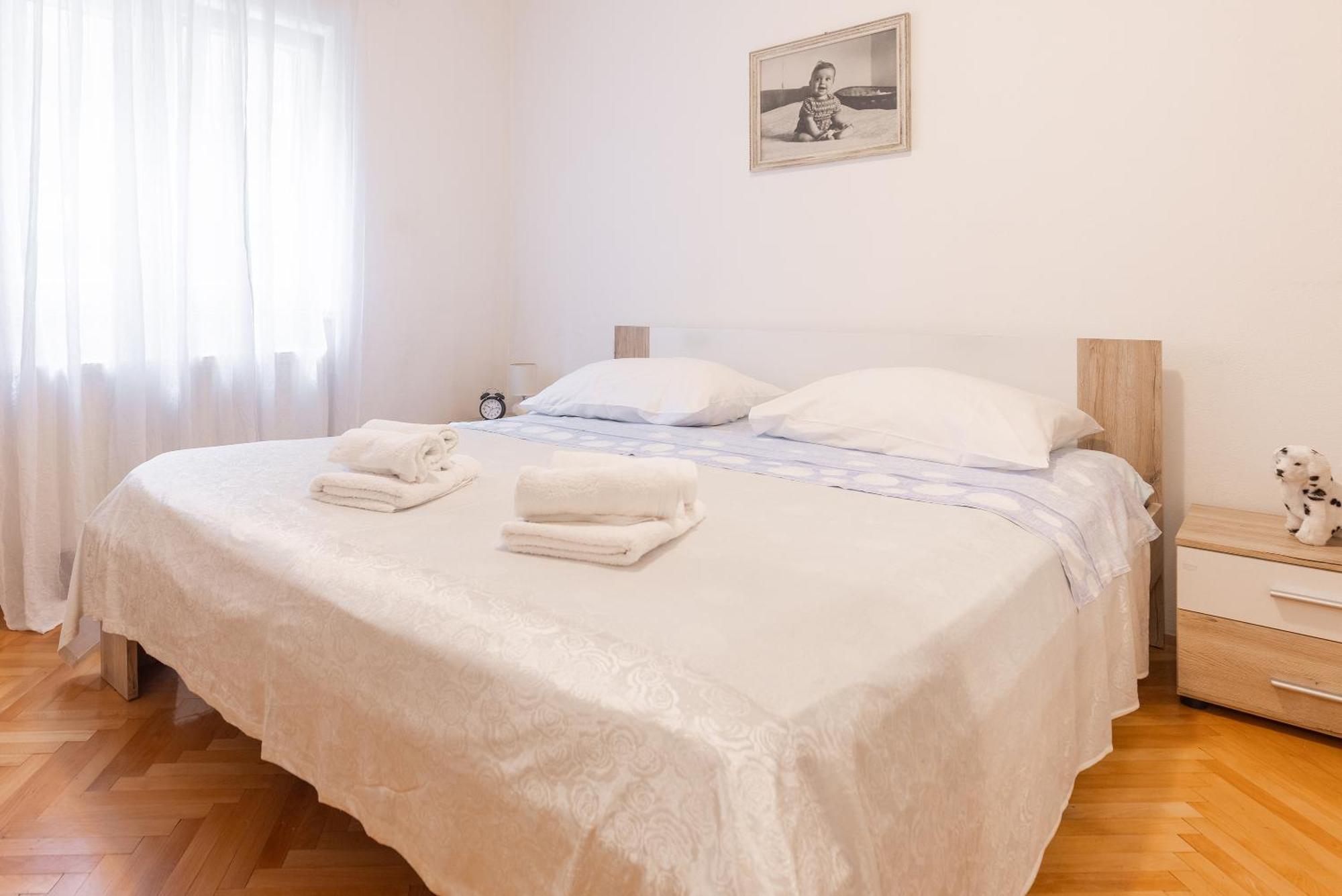 Apartman Nora Оміш Екстер'єр фото