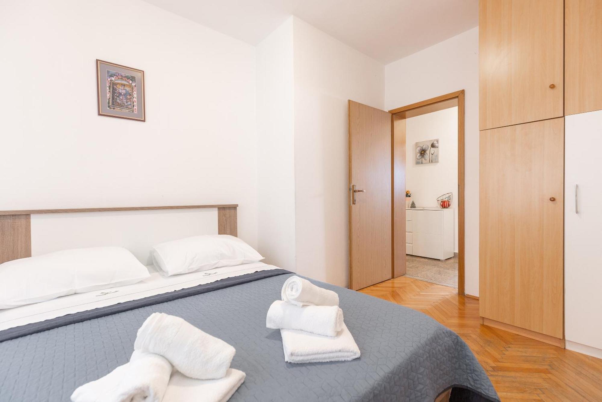 Apartman Nora Оміш Екстер'єр фото
