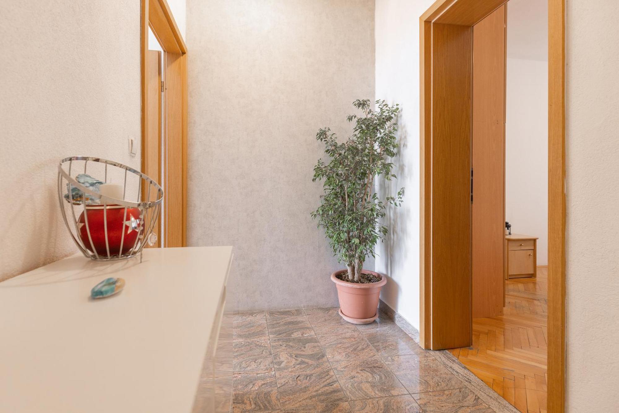 Apartman Nora Оміш Екстер'єр фото